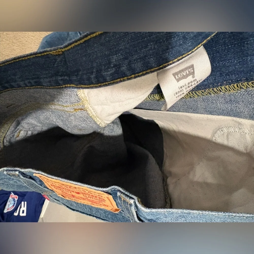 Levi’s 514 Slim Straight Jeans Size 38x32 (actual 40x32) EUC Distresses Ripped